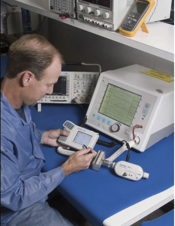 Cách đo lưu lượng gió sử dụng máy đo tốc độ gió cầm tay